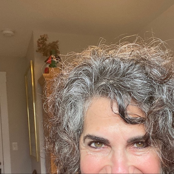 Meet your Posher, Debra - Picture 1 of 1